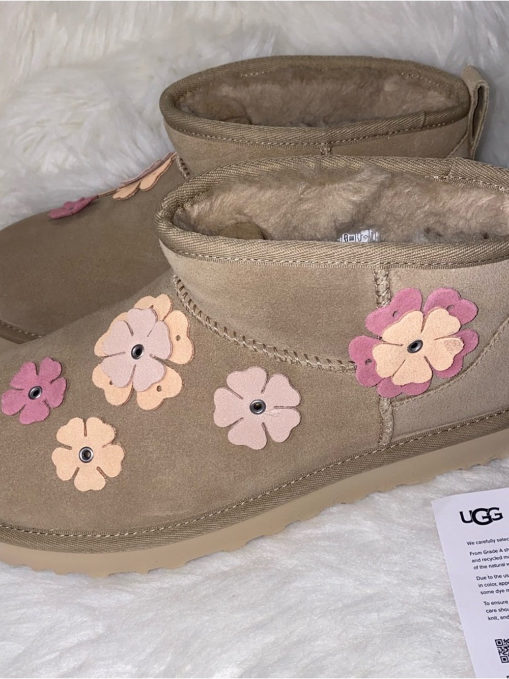 UGG Boots woman size 10 Floral Woman classic ultra mini fleur 
Mustard Seed - Picture 2 of 15